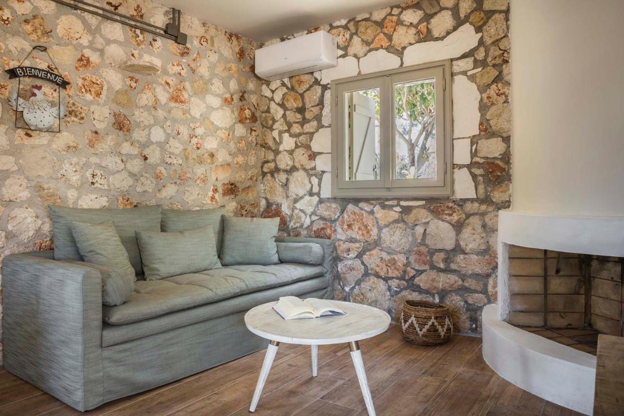 Ploes Luxury Cottages 佩萨达 外观 照片