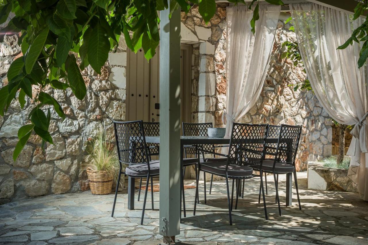Ploes Luxury Cottages 佩萨达 外观 照片